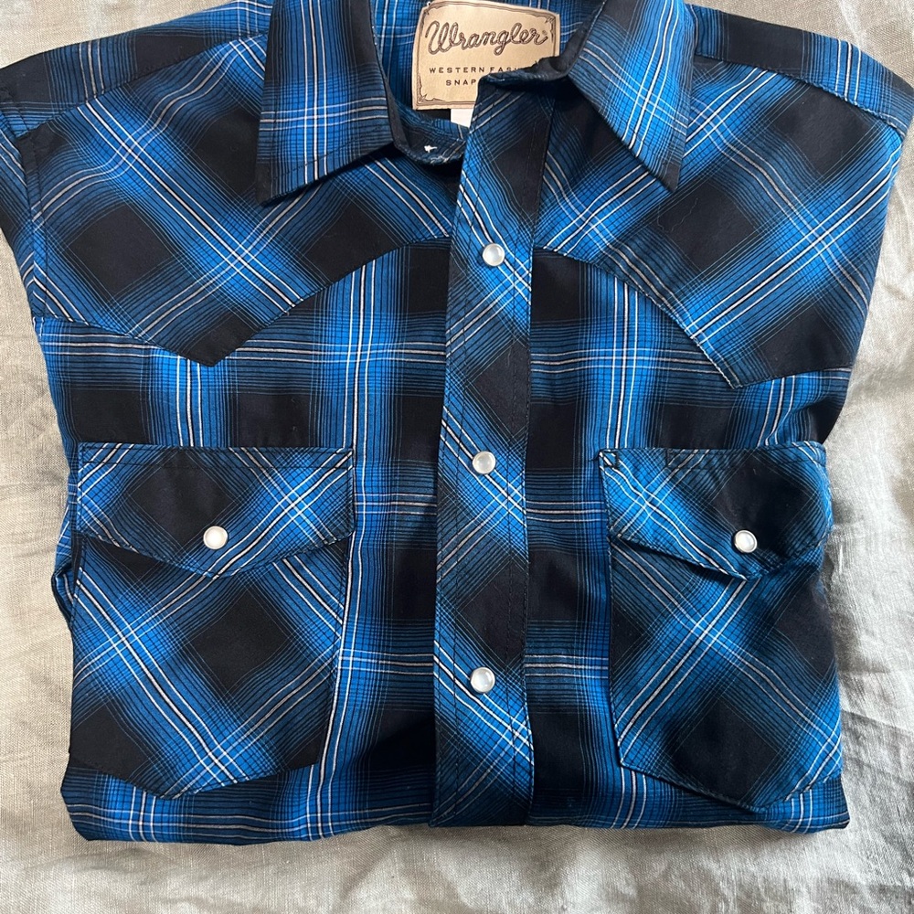 Wrangler Blue and Black Plaid Casual Button Down Shirt - Picture 3 of 7